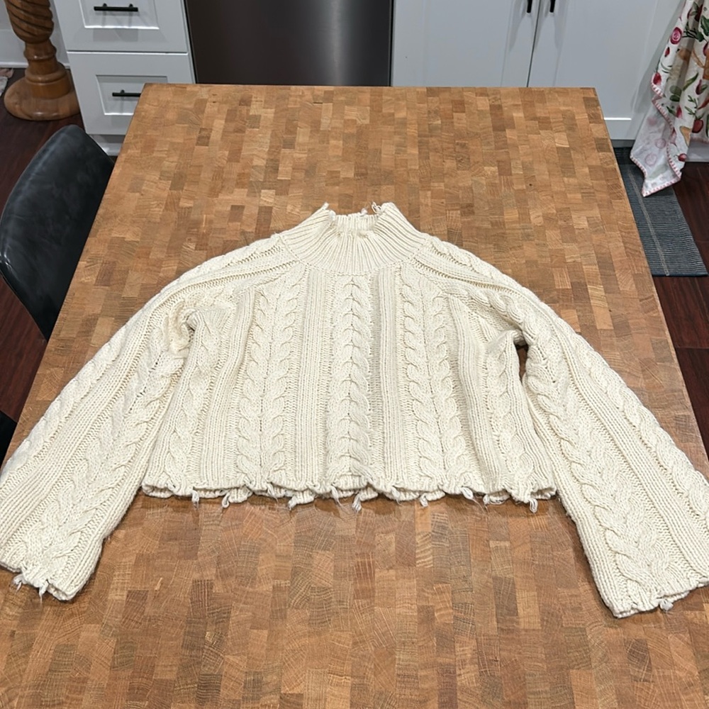 Boutique Cropped Turtleneck Sweater White Size Small